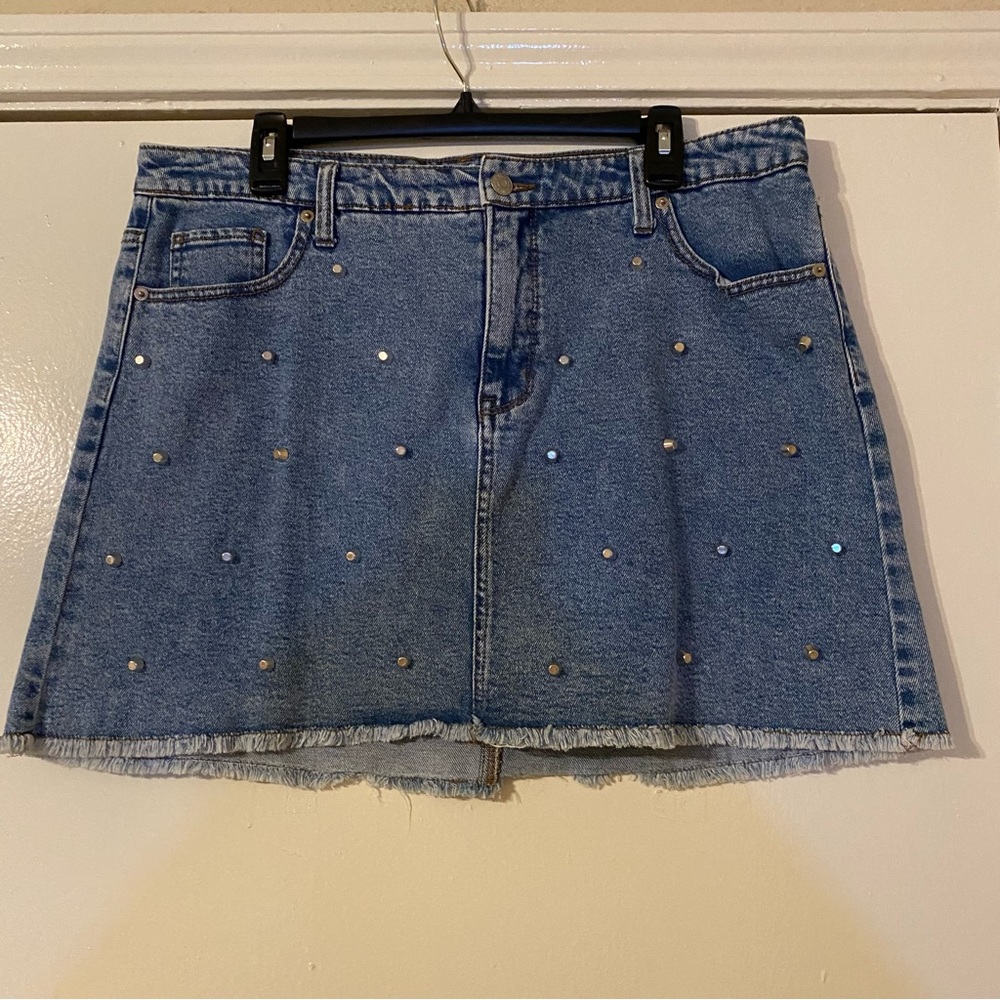 Wild Fable Women’s Mini Denim Skirt Studded size 18 - Picture 3 of 6